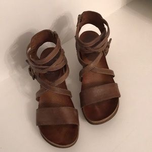 Miz Mooz small wedge sandals